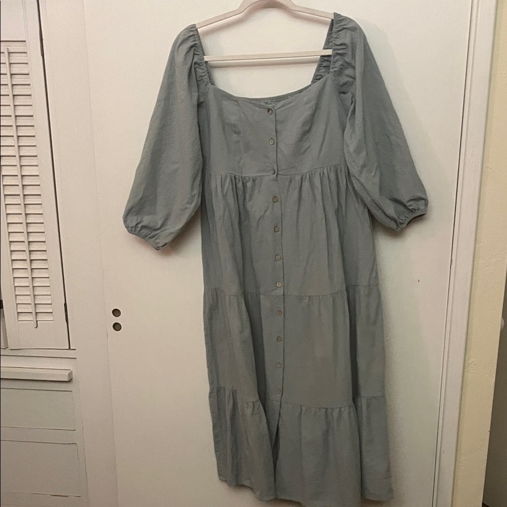 On You Sage green button down puffy sleeved tiered Dress size large